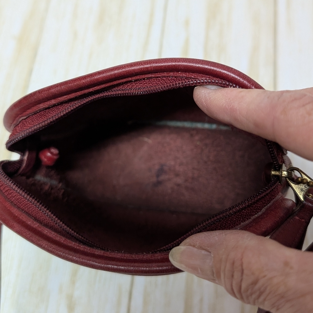 Vintage Coach Hadley Red Crossbody Bag 9935 - Picture 7 of 16